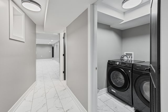 2816 W Warren Boulevard, Chicago, IL 60612