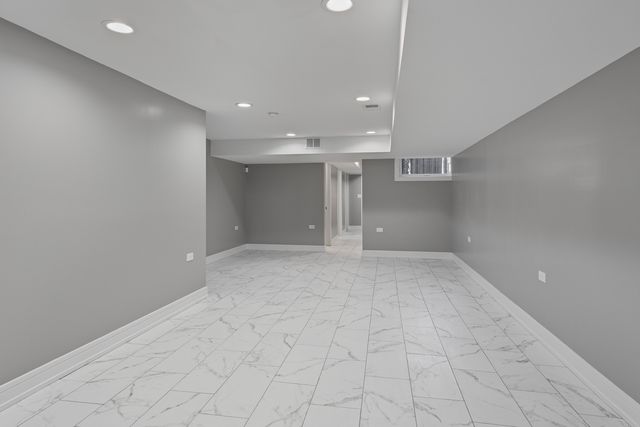 2816 W Warren Boulevard, Chicago, IL 60612