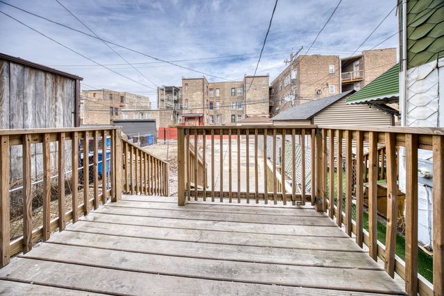 2816 W Warren Boulevard, Chicago, IL 60612