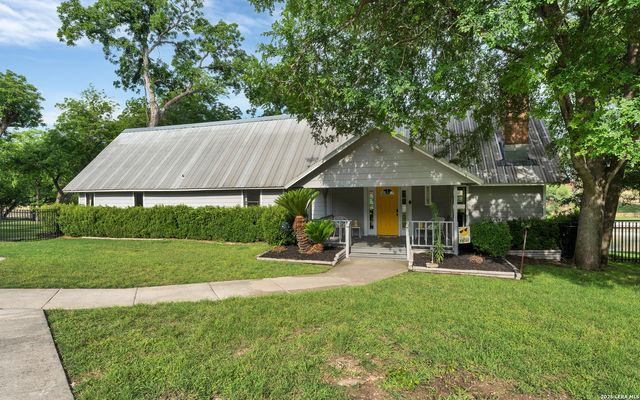 302 SHANGRILA LN, New Braunfels, TX 78130