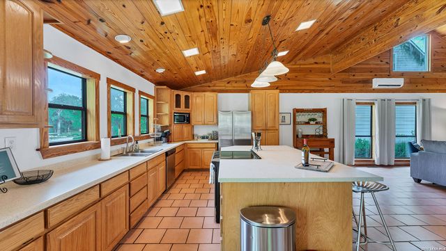 302 SHANGRILA LN, New Braunfels, TX 78130