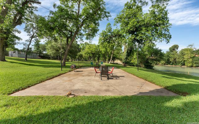 302 SHANGRILA LN, New Braunfels, TX 78130