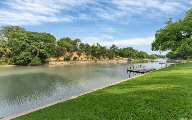 302 SHANGRILA LN, New Braunfels, TX 78130