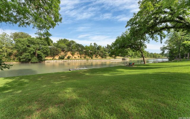 302 SHANGRILA LN, New Braunfels, TX 78130