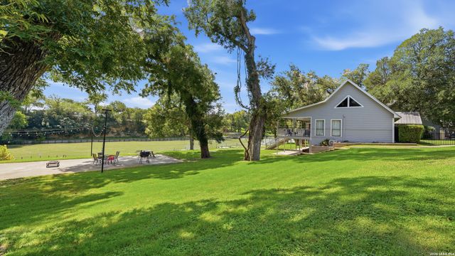 302 SHANGRILA LN, New Braunfels, TX 78130