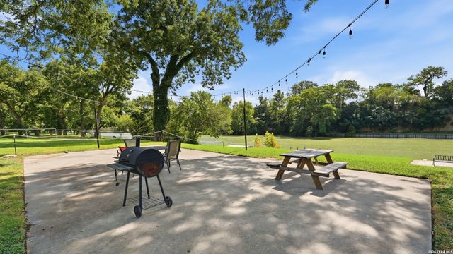 302 SHANGRILA LN, New Braunfels, TX 78130