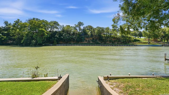302 SHANGRILA LN, New Braunfels, TX 78130