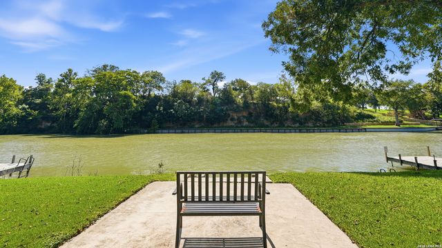 302 SHANGRILA LN, New Braunfels, TX 78130