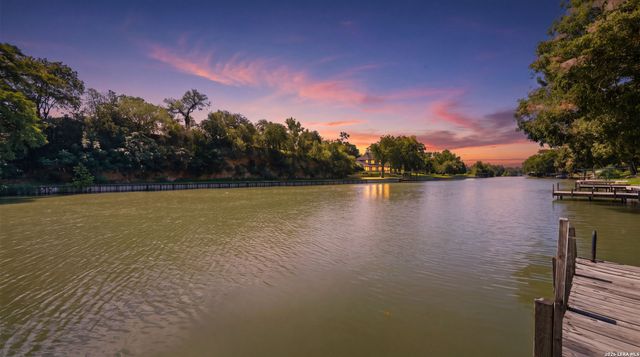 302 SHANGRILA LN, New Braunfels, TX 78130