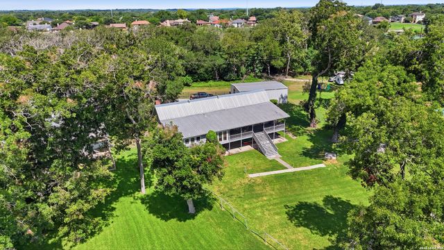 302 SHANGRILA LN, New Braunfels, TX 78130