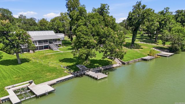 302 SHANGRILA LN, New Braunfels, TX 78130