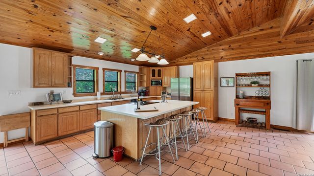302 SHANGRILA LN, New Braunfels, TX 78130
