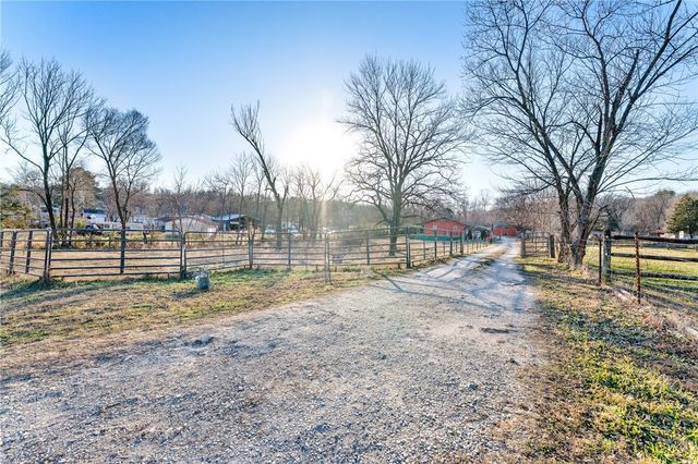 19983 Fawn Road, Springdale, AR 72764