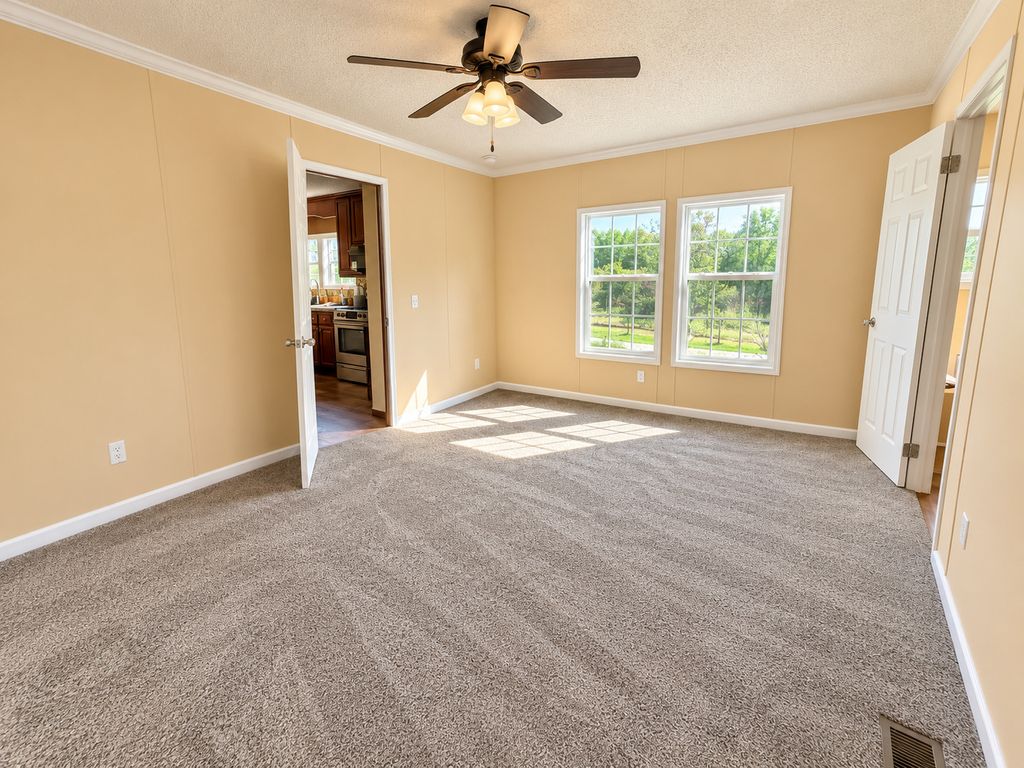 Image 23 of property listing at 3432 Seed House Road, Iuka, IL 62849