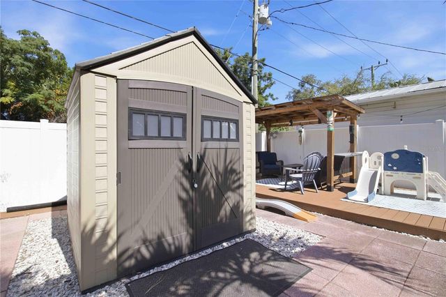6116 DARTMOUTH DRIVE, Bradenton, FL 34207