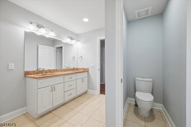 1003 Pinhorn Dr, Bridgewater Twp., NJ 08807