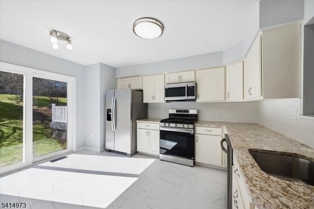 1003 Pinhorn Dr, Bridgewater Twp., NJ 08807