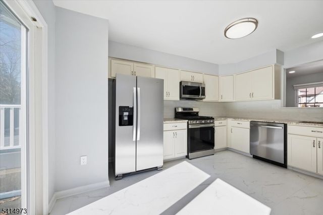 1003 Pinhorn Dr, Bridgewater Twp., NJ 08807