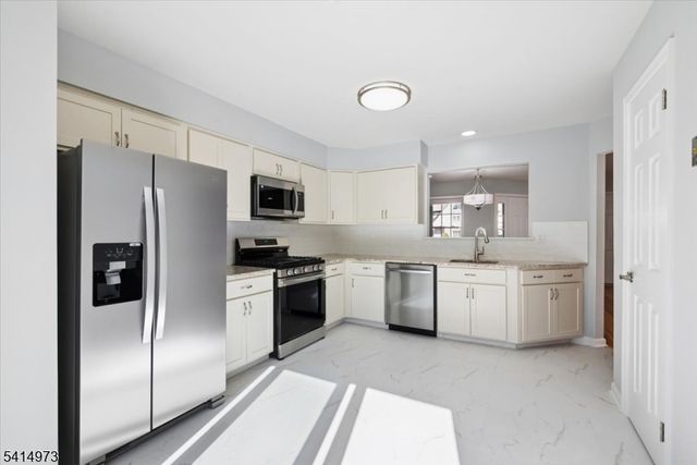 1003 Pinhorn Dr, Bridgewater Twp., NJ 08807