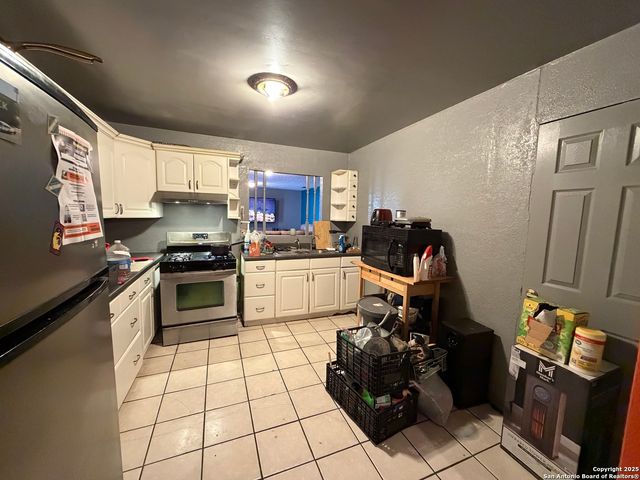 127 Arnaz, San Antonio, TX 78237