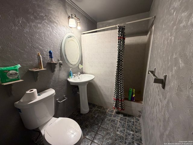 127 Arnaz, San Antonio, TX 78237