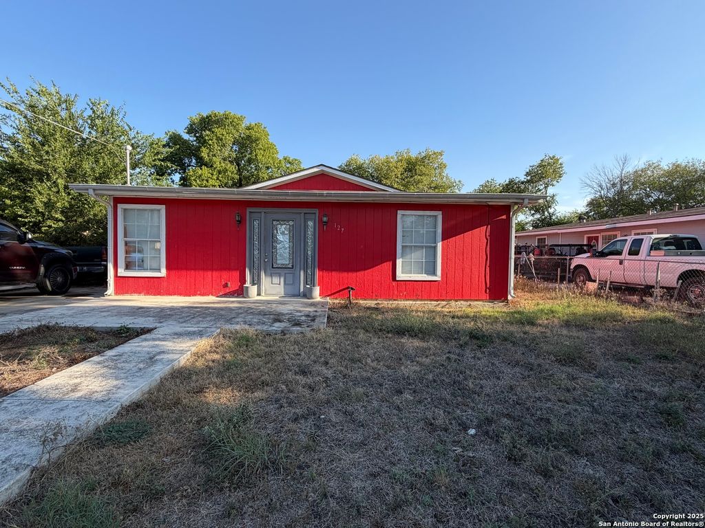 127 Arnaz, San Antonio, TX 78237