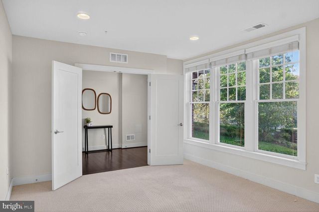 70 ELLSWORTH ST, Silver Spring, MD 20910