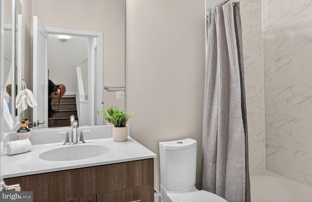 70 ELLSWORTH ST, Silver Spring, MD 20910