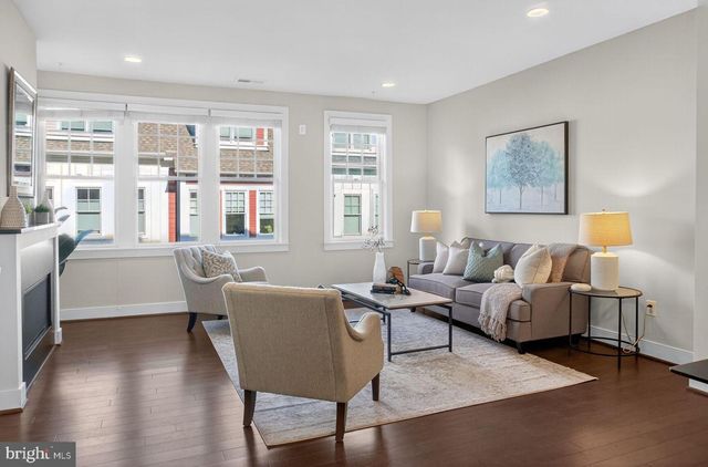 70 ELLSWORTH ST, Silver Spring, MD 20910