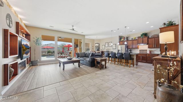 18309 W THISTLE LANDING Drive, Goodyear, AZ 85338