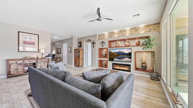 18309 W THISTLE LANDING Drive, Goodyear, AZ 85338