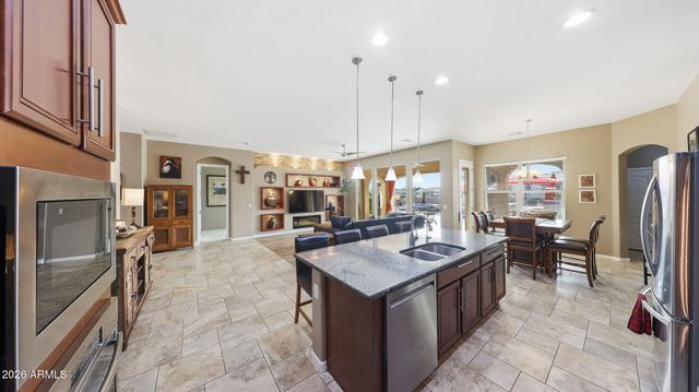 18309 W THISTLE LANDING Drive, Goodyear, AZ 85338