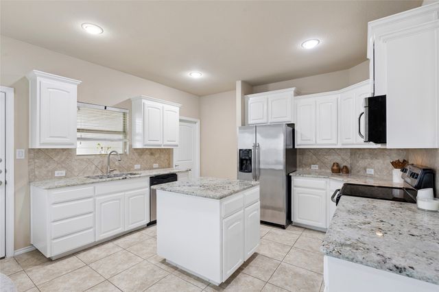 300 Delgany Trail, Fort Worth, TX 76052