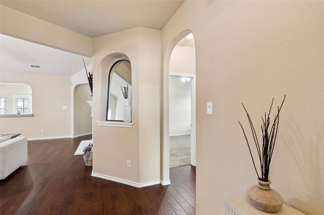 300 Delgany Trail, Fort Worth, TX 76052