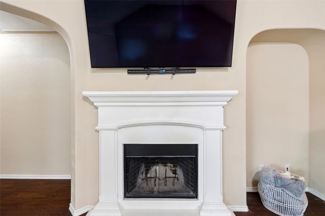 300 Delgany Trail, Fort Worth, TX 76052