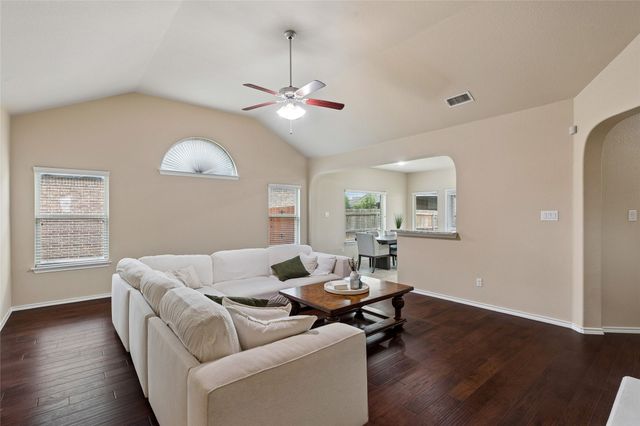 300 Delgany Trail, Fort Worth, TX 76052