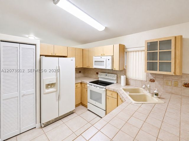 9999 NW 126th Ter HOUSE, Hialeah Gardens, FL 33018