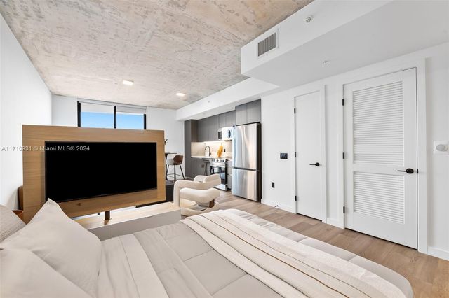 307 SW 5th St 2009, Fort Lauderdale, FL 33315