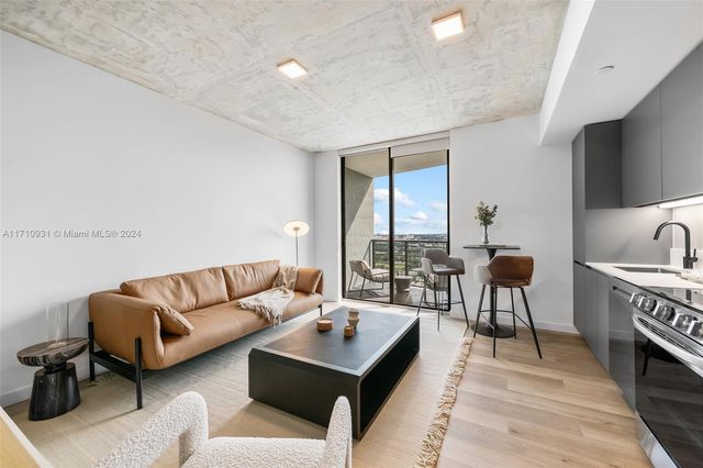 307 SW 5th St 2009, Fort Lauderdale, FL 33315