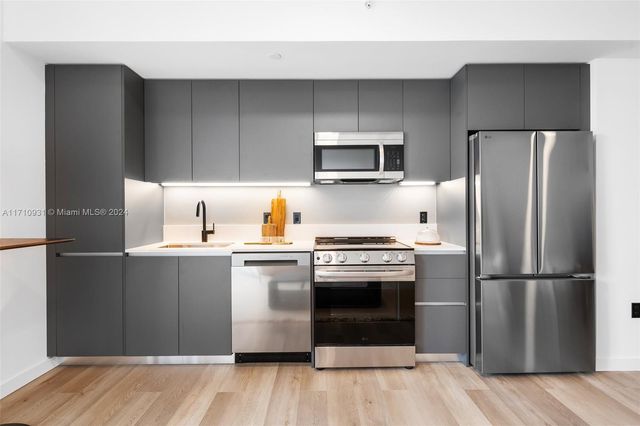 307 SW 5th St 2009, Fort Lauderdale, FL 33315