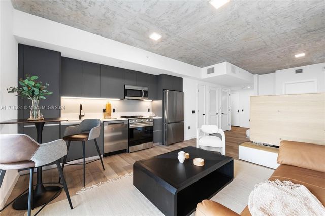 307 SW 5th St 2009, Fort Lauderdale, FL 33315