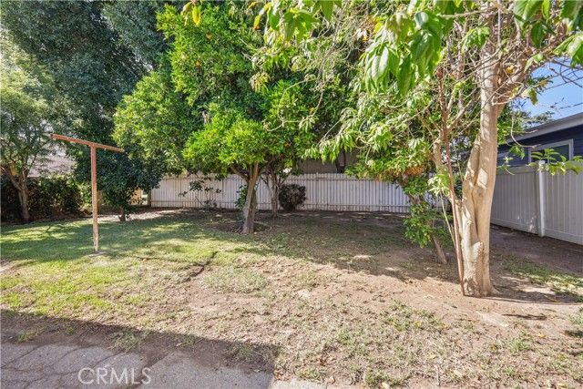 16005 Wyandotte Street, Los Angeles, CA 91406