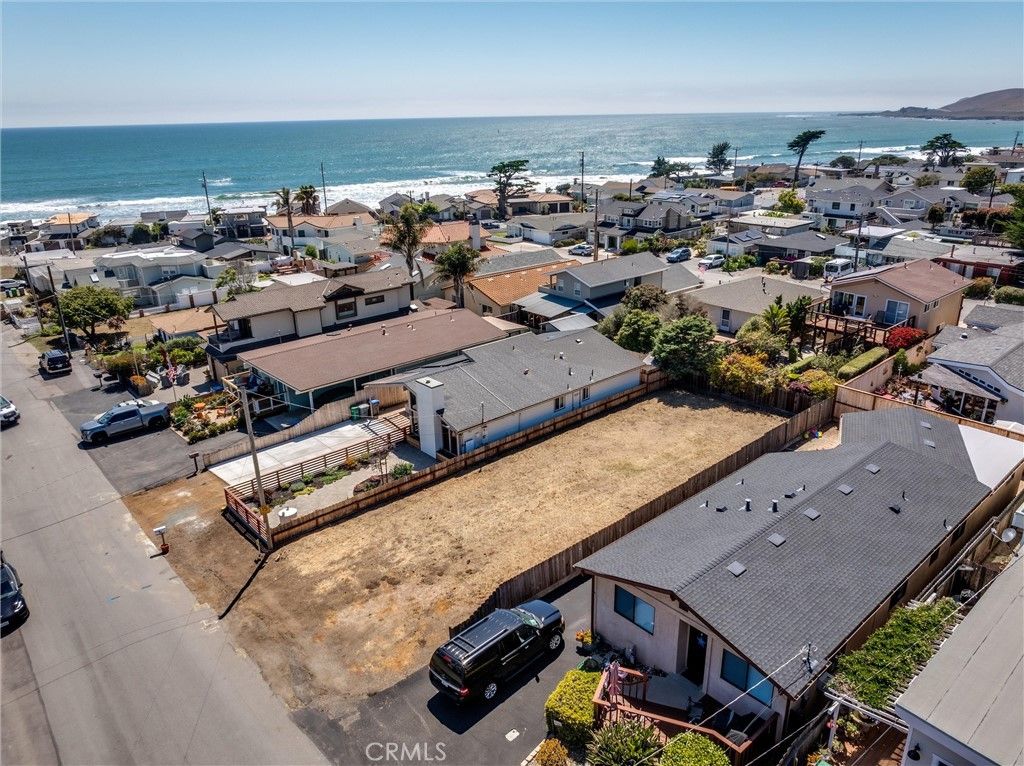 Image 6 of property listing at 61 10th, Cayucos, CA 93430
