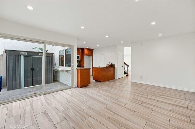 10120 Larwin Avenue 3, Chatsworth, CA 91311