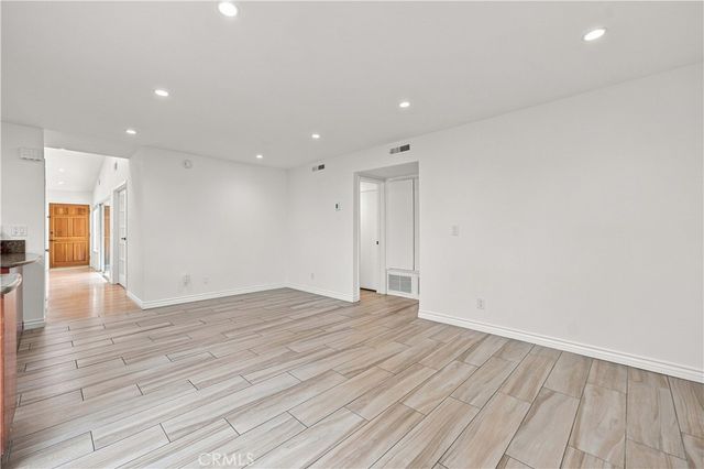 10120 Larwin Avenue 3, Chatsworth, CA 91311