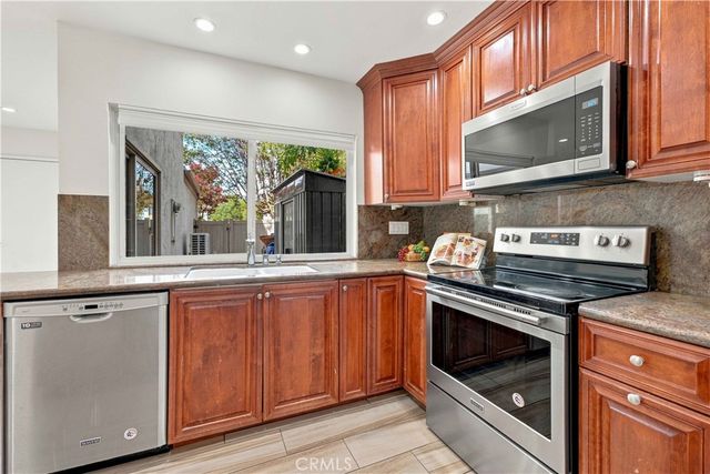 10120 Larwin Avenue 3, Chatsworth, CA 91311