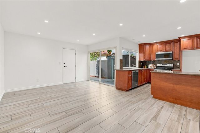 10120 Larwin Avenue 3, Chatsworth, CA 91311