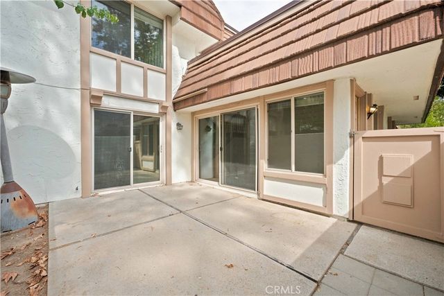 10120 Larwin Avenue 3, Chatsworth, CA 91311