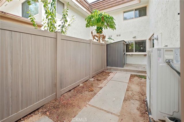 10120 Larwin Avenue 3, Chatsworth, CA 91311