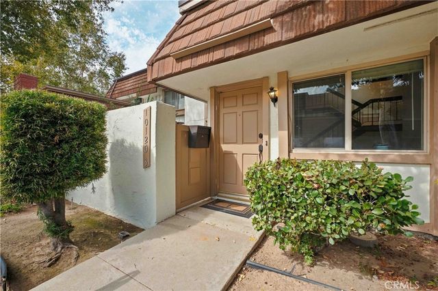 10120 Larwin Avenue 3, Chatsworth, CA 91311